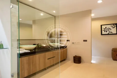 Chalet de 4 dormitorios en Ko Samui, Tailandia № 190648 - foto 12