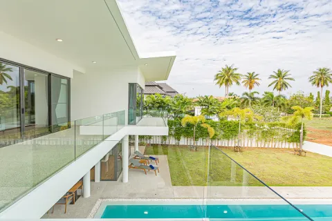 Chalet de 4 dormitorios en Bang Tao, Tailandia № 190654 - foto 18