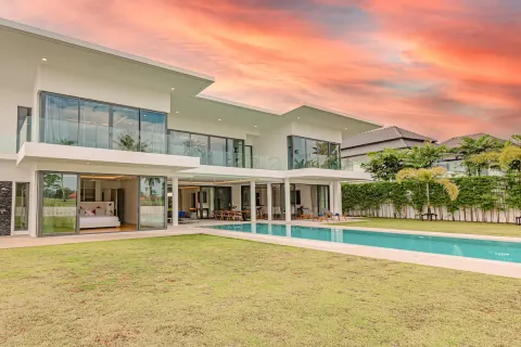 Chalet de 4 dormitorios en Bang Tao, Tailandia № 190654 - foto 3