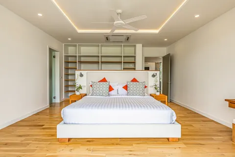 Chalet de 4 dormitorios en Bang Tao, Tailandia № 190654 - foto 4