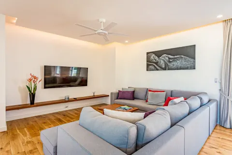 Chalet de 4 dormitorios en Bang Tao, Tailandia № 190654 - foto 7