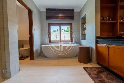 Chalet de 7 dormitorios en Layan Beach, Tailandia № 190650 - foto 8