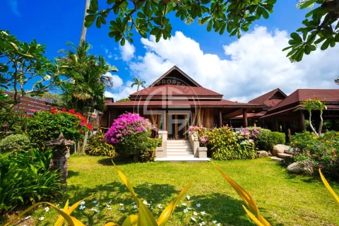 Chalet de 4 dormitorios en Ko Samui, Tailandia № 190653 - foto 15