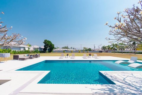 Casa de 4 dormitorios en Hua Hin, Tailandia № 161441 - foto 6