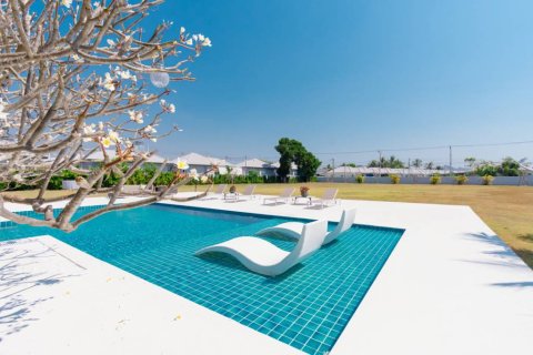 Casa de 4 dormitorios en Hua Hin, Tailandia № 161441 - foto 5