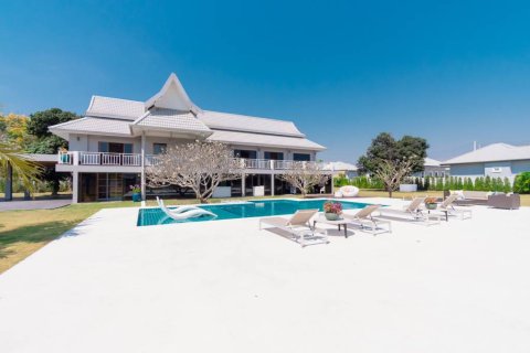 Casa de 4 dormitorios en Hua Hin, Tailandia № 161441 - foto 2