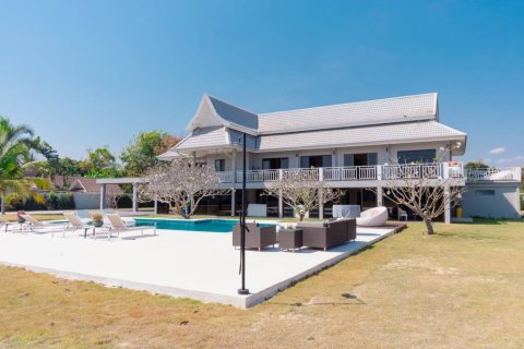 Casa de 4 dormitorios en Hua Hin, Tailandia № 161441 - foto 3