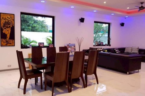 Villa in Pattaya, Thailand 4 Schlafzimmer № 161443 - Foto 6