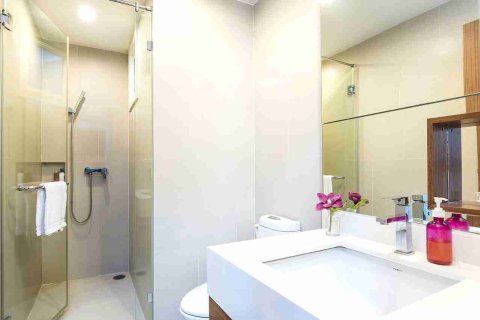 Condominio de 2 dormitorios en Bangkok, Tailandia № 184088 - foto 14
