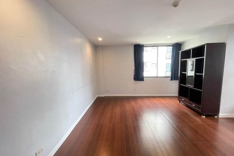 Condominio de 3 dormitorios en Bangkok, Tailandia № 143134 - foto 15