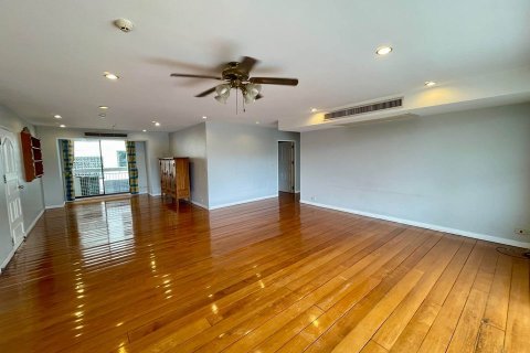 Condominio de 3 dormitorios en Bangkok, Tailandia № 143134 - foto 5