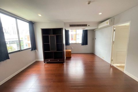 Condominio de 3 dormitorios en Bangkok, Tailandia № 143134 - foto 14