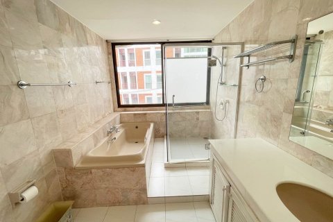 Condominio de 3 dormitorios en Bangkok, Tailandia № 143134 - foto 18