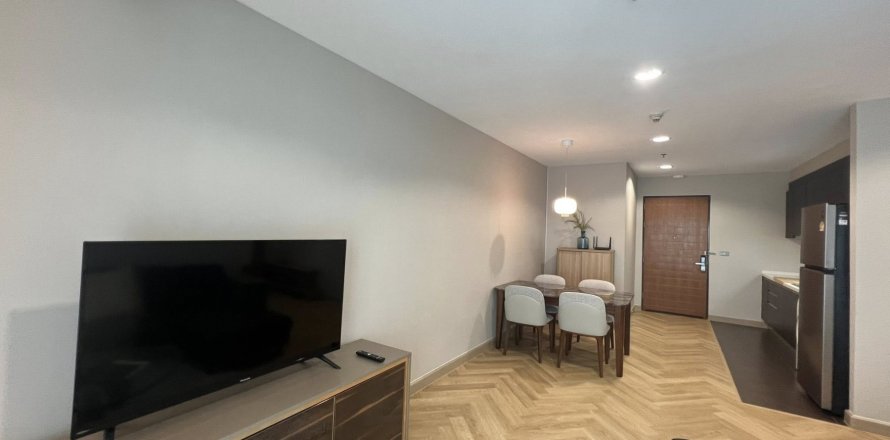 Condo in Bangkok, Thailand, 2 bedrooms  № 190951