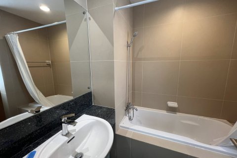 Condo in Bangkok, Thailand, 2 bedrooms  № 190951 - photo 8