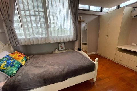 Condo in Bangkok, Thailand, 2 bedrooms  № 190949 - photo 17