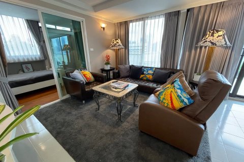 Condo in Bangkok, Thailand, 2 bedrooms  № 190949 - photo 5