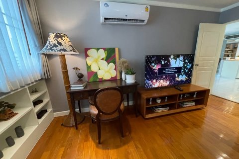 Condo in Bangkok, Thailand, 2 bedrooms  № 190949 - photo 14
