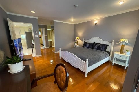 Condo in Bangkok, Thailand, 2 bedrooms  № 190949 - photo 12