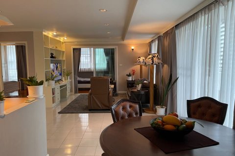 Condo in Bangkok, Thailand, 2 bedrooms  № 190949 - photo 8