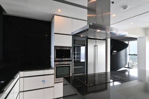 Condominio de 4 dormitorios en Sathon, Bangkok, Tailandia № 190953 - foto 8