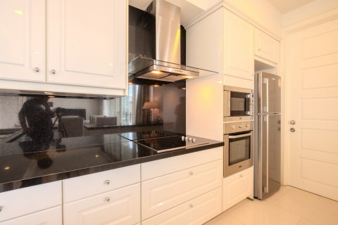 Condominio de 2 dormitorios en Bangkok, Tailandia № 143081 - foto 15