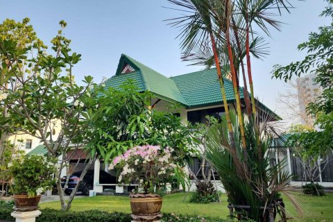 Casa de 3 dormitorios en Pattaya, Tailandia № 170586 - foto 3