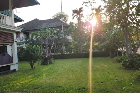 Casa de 3 dormitorios en Pattaya, Tailandia № 170586 - foto 11