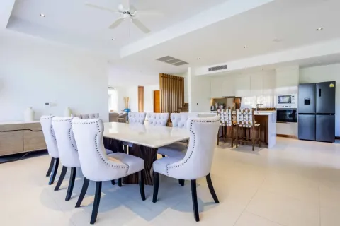 Casa de 4 dormitorios en Bang Tao, Tailandia № 210023 - foto 7