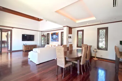 Casa de 4 dormitorios en Bang Tao, Tailandia № 210024 - foto 3