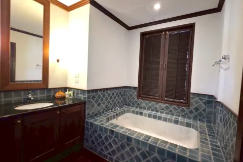 Casa de 4 dormitorios en Bang Tao, Tailandia № 210024 - foto 11