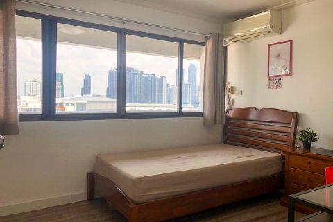 Condominio de 3 dormitorios en Bangkok, Tailandia № 65915 - foto 14