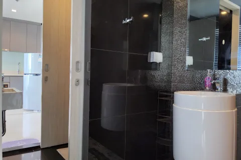 Estudio en el condominio en Khlong Toei, Bangkok, Tailandia № 160254 - foto 8