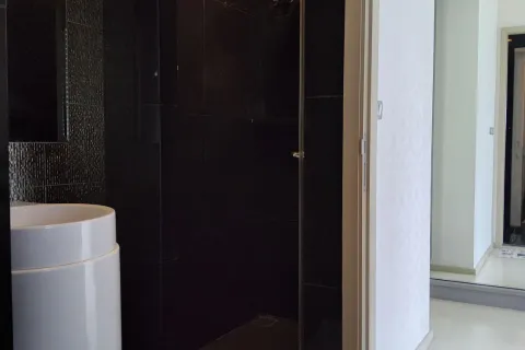 Estudio en el condominio en Khlong Toei, Bangkok, Tailandia № 160254 - foto 9