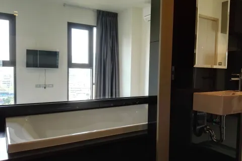 Estudio en el condominio en Khlong Toei, Bangkok, Tailandia № 160254 - foto 7