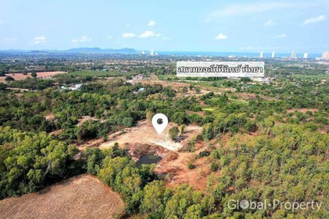 Terreno en Pattaya, Tailandia № 153980 - foto 2