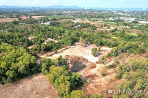 Terreno en Pattaya, Tailandia № 153980 - foto 3
