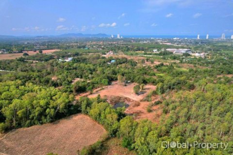 Terreno en Pattaya, Tailandia № 153980 - foto 4