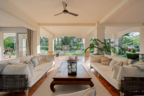 Chalet de 4 dormitorios en Hua Hin, Tailandia № 114201 - foto 9