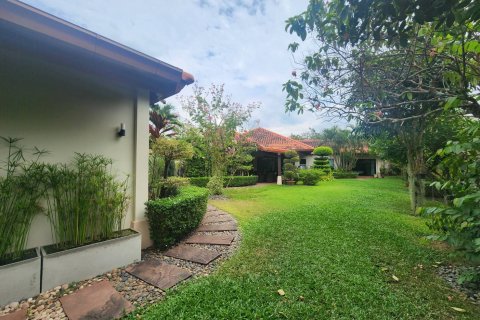 Casa de 3 dormitorios en Pattaya, Tailandia № 54555 - foto 5