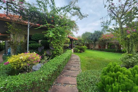 Casa de 3 dormitorios en Pattaya, Tailandia № 54555 - foto 15