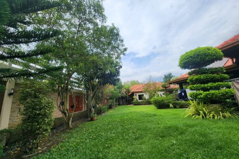 Casa de 3 dormitorios en Pattaya, Tailandia № 54555 - foto 3