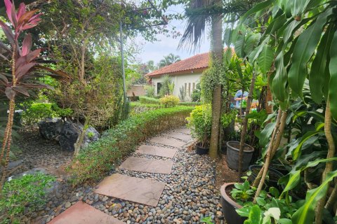 Casa de 3 dormitorios en Pattaya, Tailandia № 54555 - foto 17