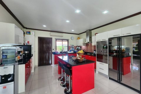 Casa de 3 dormitorios en Pattaya, Tailandia № 54555 - foto 28