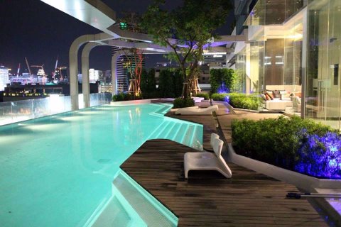 Condominio de 2 dormitorios en Ratchathewi, Bangkok, Tailandia № 48038 - foto 12