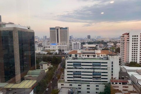 Condo in Bang Rak, Bangkok, Thailand, 2 bedrooms  № 48035 - photo 18