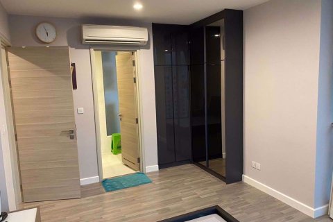 Condo in Bang Rak, Bangkok, Thailand, 2 bedrooms  № 48035 - photo 11