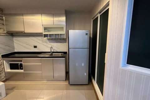 Condo in Bangkok, Thailand, 2 bedrooms  № 152336 - photo 6