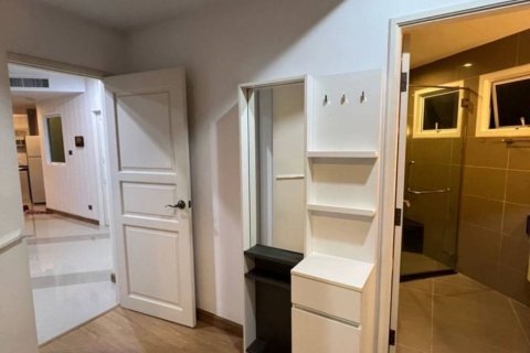 Condo in Bangkok, Thailand, 2 bedrooms  № 152336 - photo 10