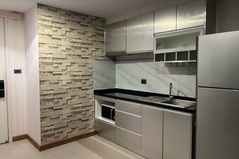 Condo in Bangkok, Thailand, 2 bedrooms  № 152336 - photo 8